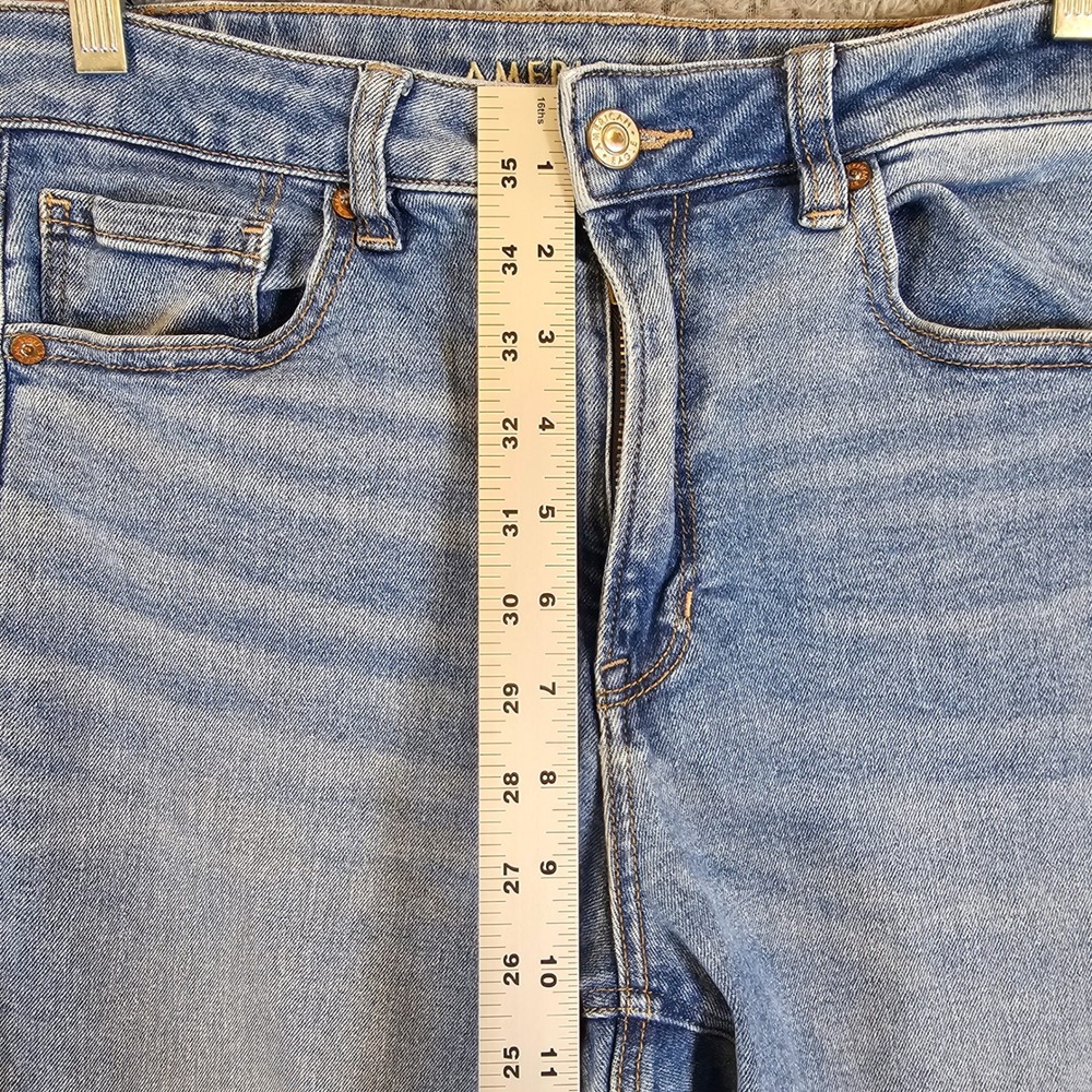 American Eagle Womens High Rise Mom‎ Jeans Medium Wash Blue Stretch Denim Size 8 - Picture 3 of 11